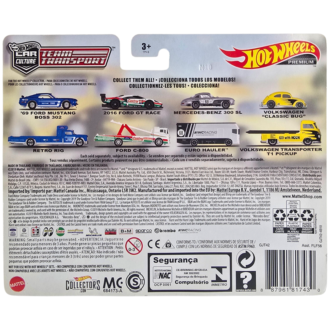 Hot Wheels Premium Team Transport #22 - Volkswagen "Classic Bug" - Volkswagen Transporter T1 Pickup
